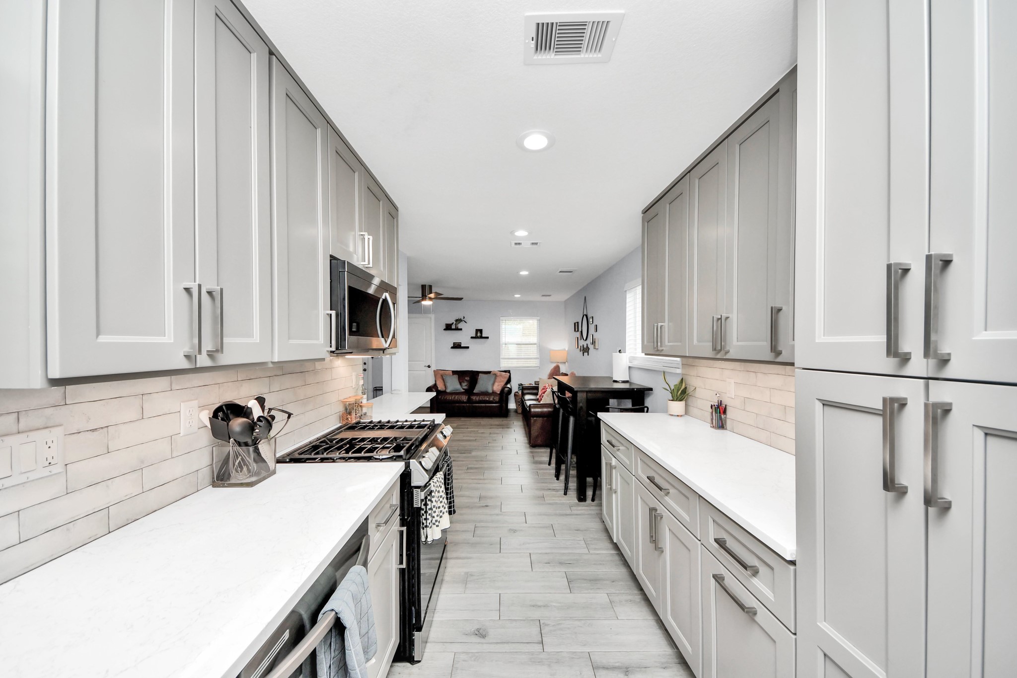 834 Ellington Street Houston, TX 77088 - Photo 14 of 37