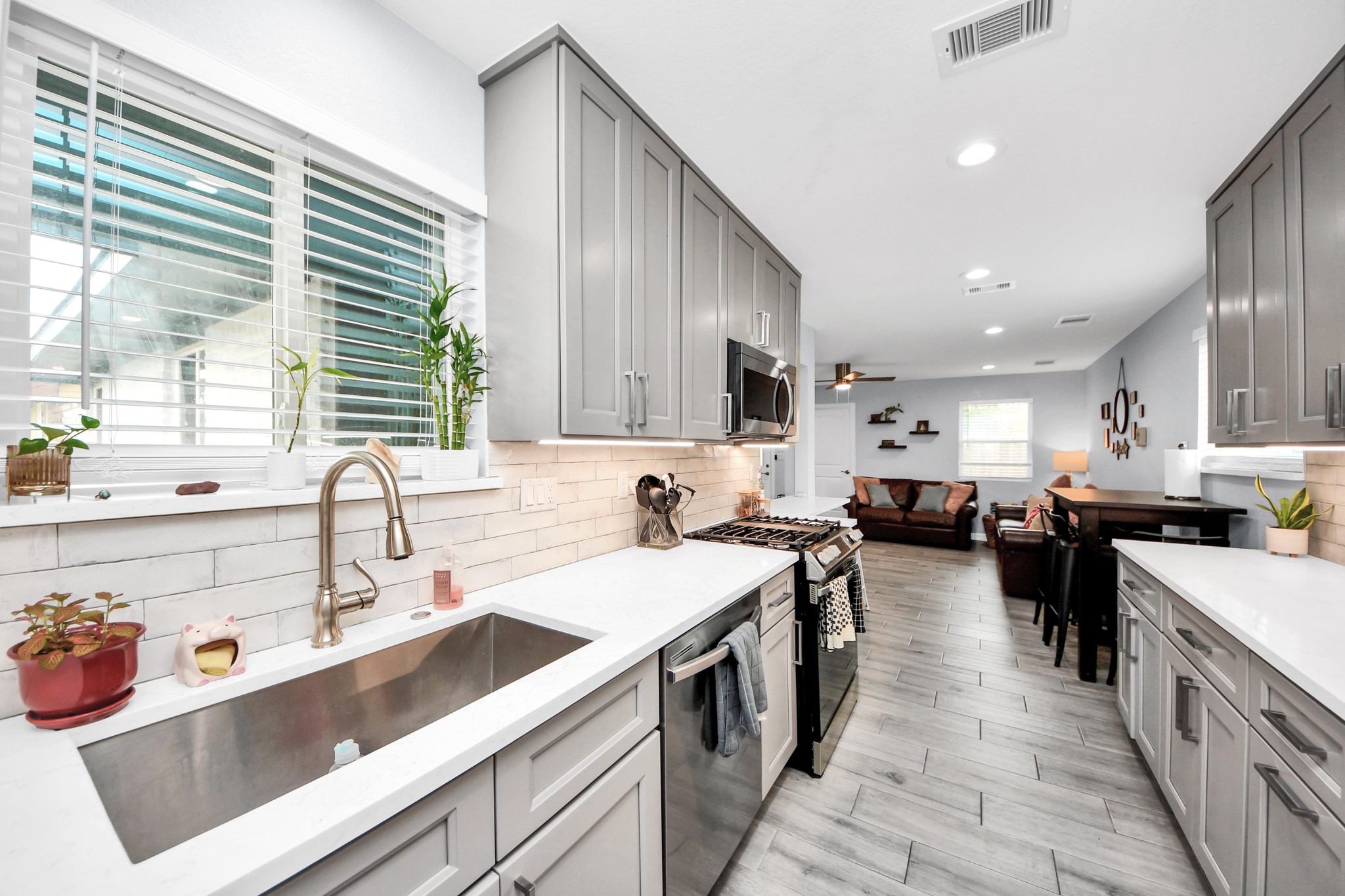 834 Ellington Street Houston, TX 77088 - Photo 15 of 37