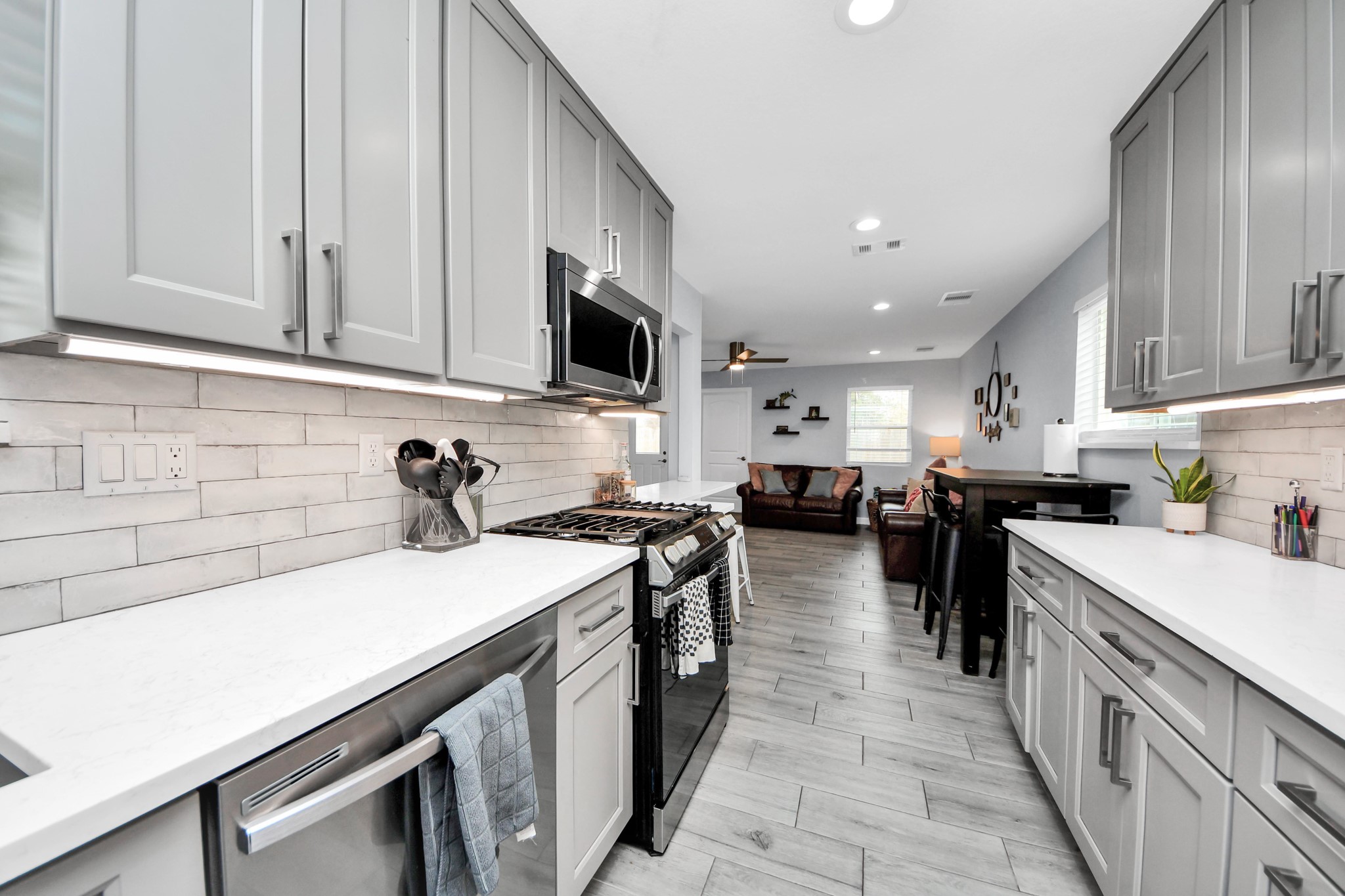 834 Ellington Street Houston, TX 77088 - Photo 16 of 37