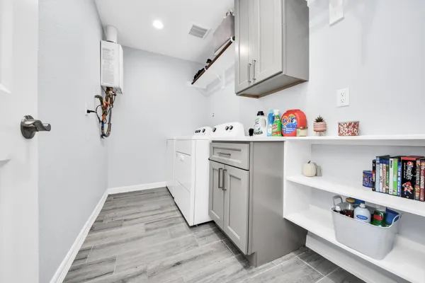 $1,900 | 834 Ellington Street, Houston, TX 77088