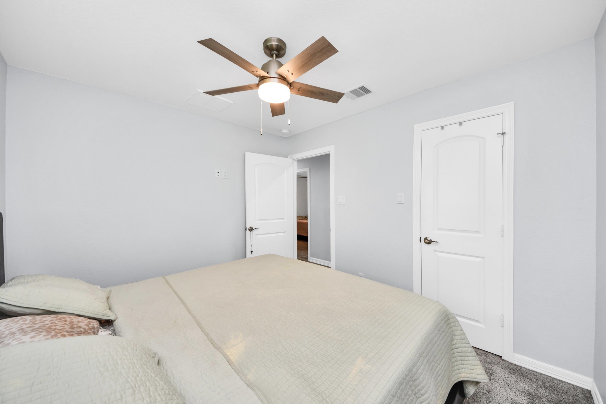 834 Ellington Street Houston, TX 77088 - Photo 19 of 37 Primary Bedroom