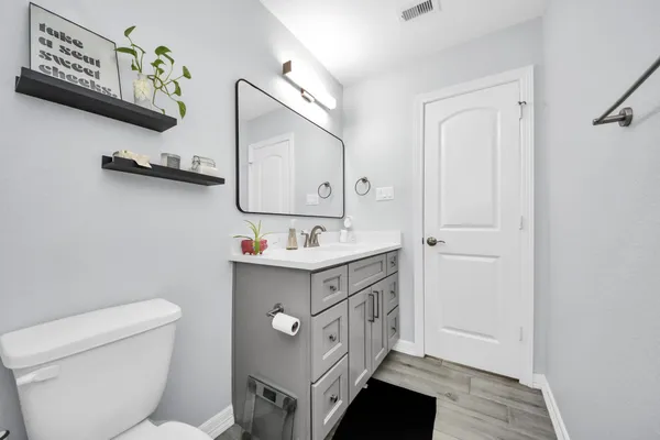 $1,900 | 834 Ellington Street, Houston, TX 77088