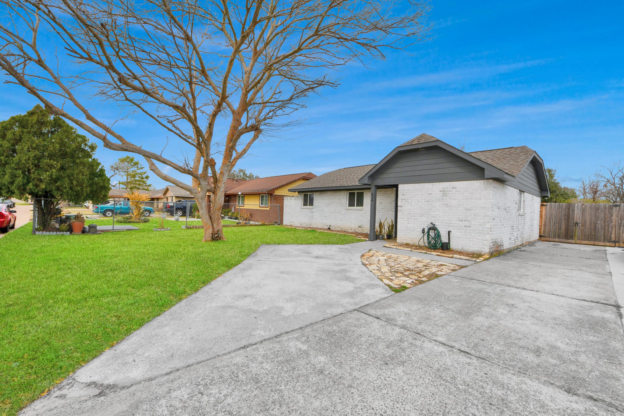 834 Ellington Street Houston, TX 77088 - Photo 3 of 37