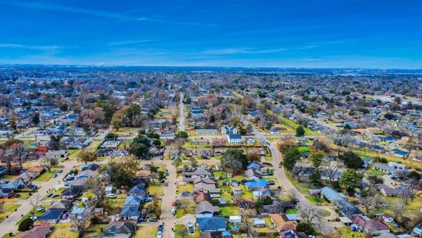 $1,900 | 834 Ellington Street, Houston, TX 77088