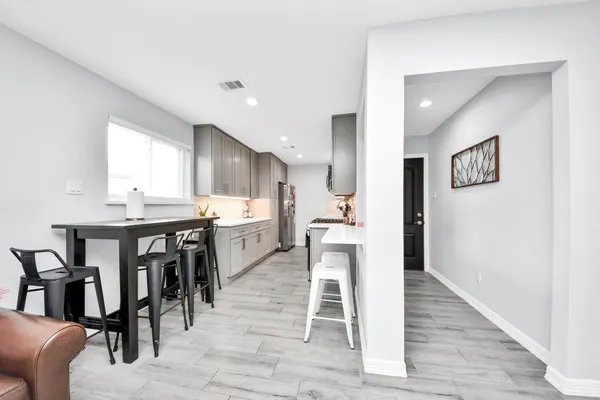 $1,900 | 834 Ellington Street, Houston, TX 77088