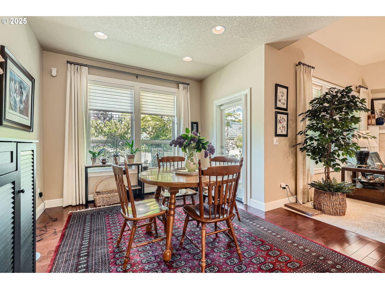 1114 South 6th Way Ridgefield, WA 98642 - Photo 14 of 31 Breakfast Area