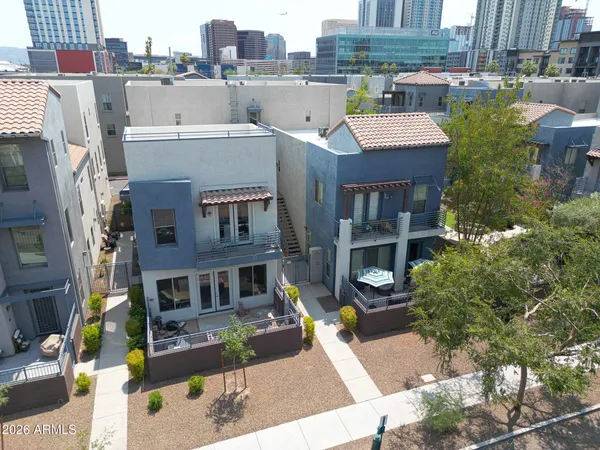 a picture of city view