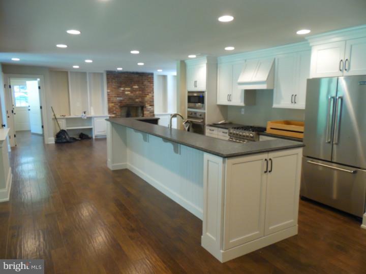 686 Valley View Lane Wayne, PA 19087 - Photo 8 of 21