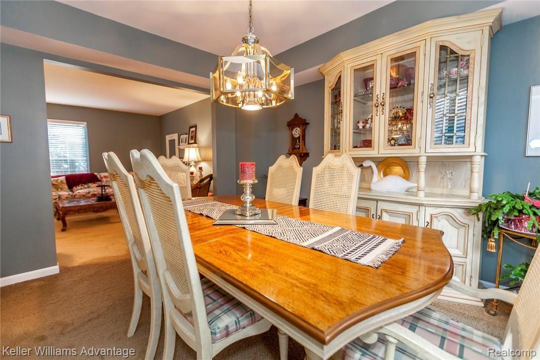 3839 Williamsburg Court Rochester, MI 48309 - Photo 5 of 23 Dining Room