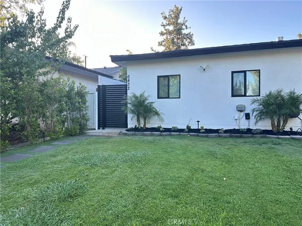 $1,690 | 6432 Farralone Avenue, Woodland Hills, CA 91303