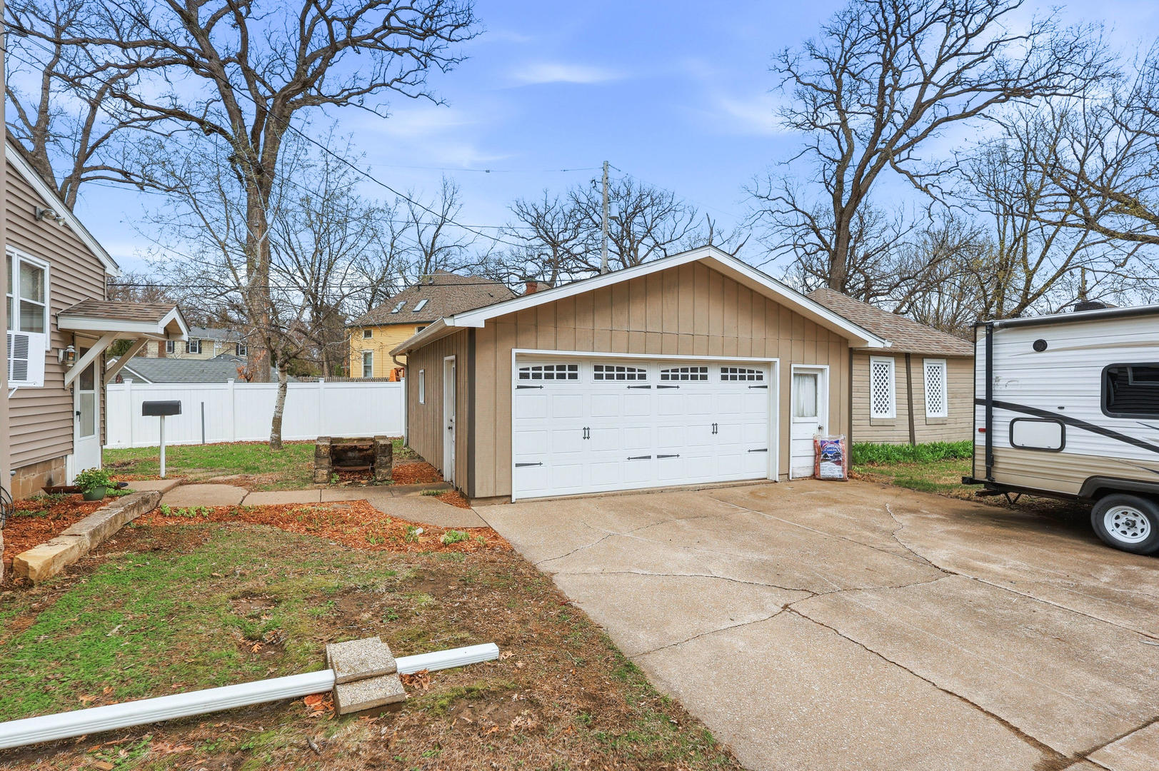 1587 34th Avenue Moline, IL 61265 - Photo 3 of 34