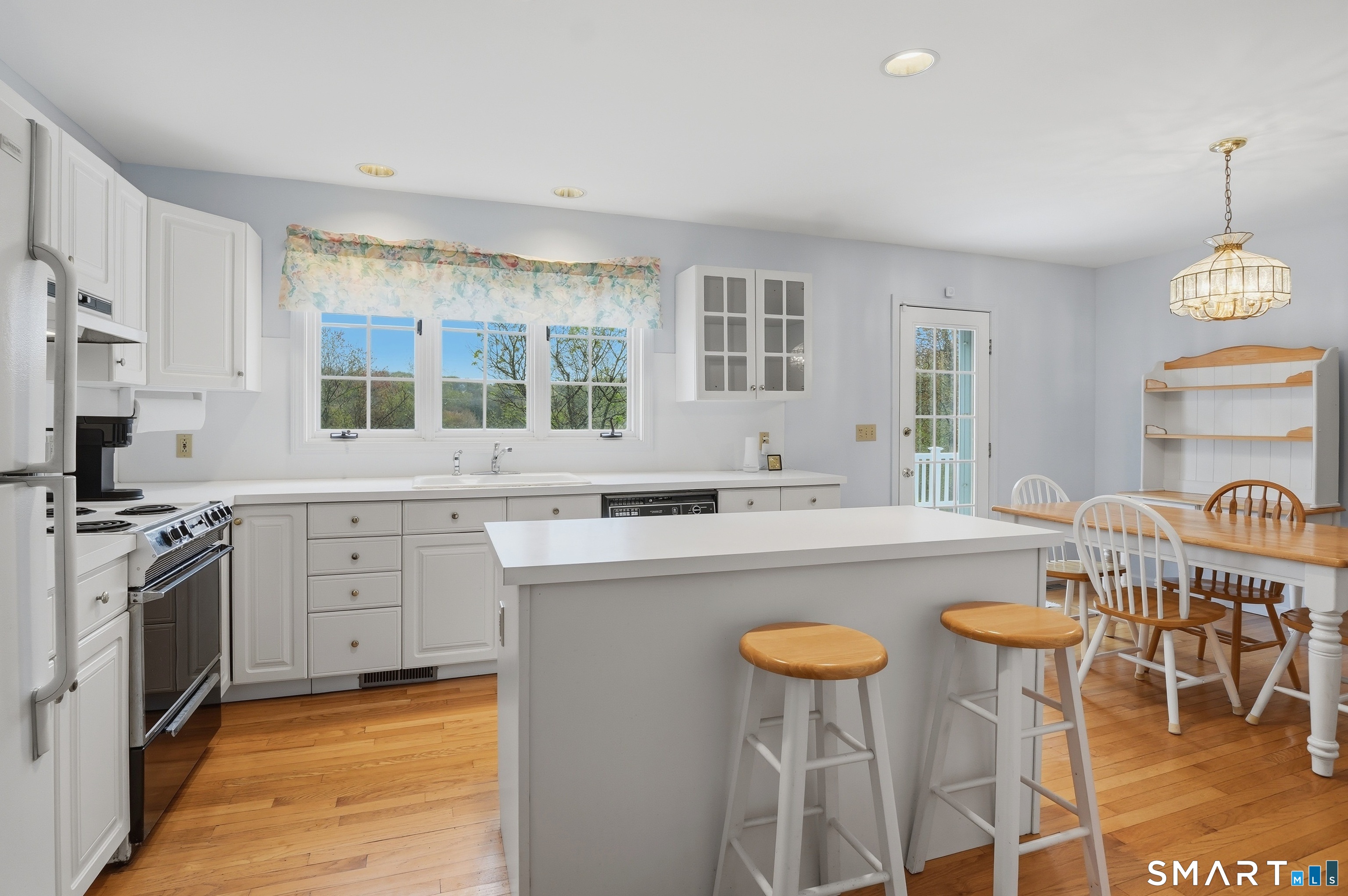 17 Minor Road Wolcott, CT 06716 - Photo 5 of 35