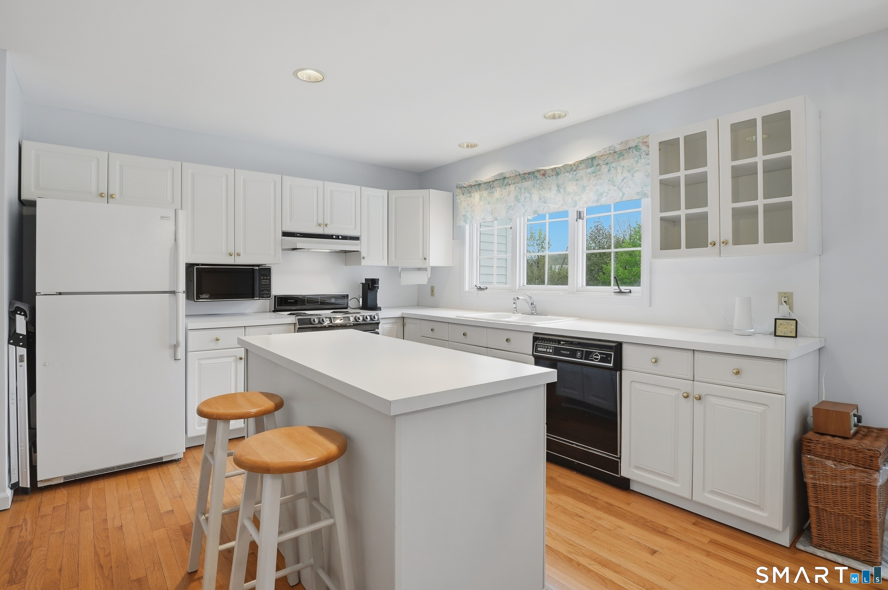 17 Minor Road Wolcott, CT 06716 - Photo 6 of 35
