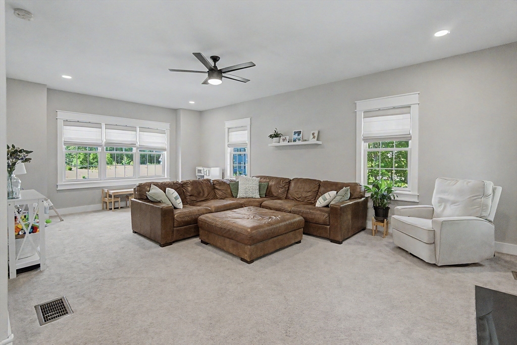 377 Rebecca Road Northbridge, MA 01588 - Photo 34 of 40