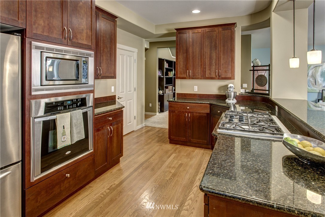 21725 38th Drive Southeast Bothell, WA 98021 - Photo 6 of 22