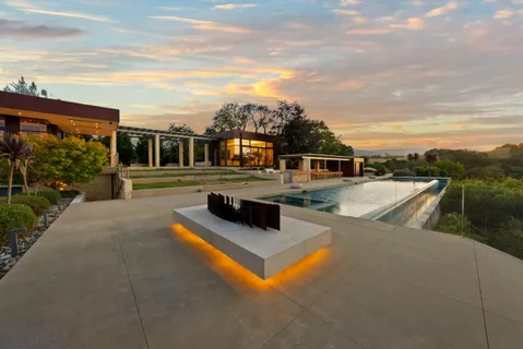 $18,998,000 | 22525 Rolling Hills Road, Saratoga, CA 95070