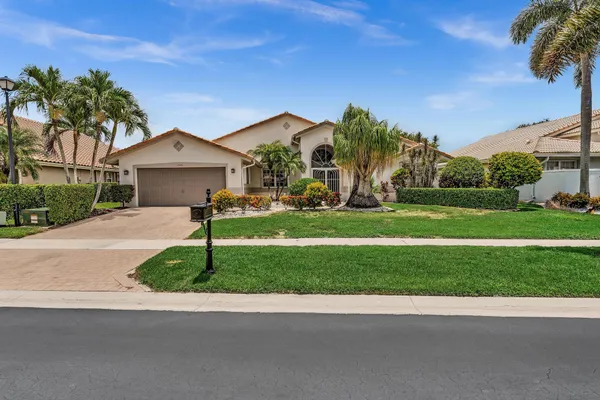 $575,000 | 12316 Lakeridge Falls Drive, Boynton Beach, FL 33437