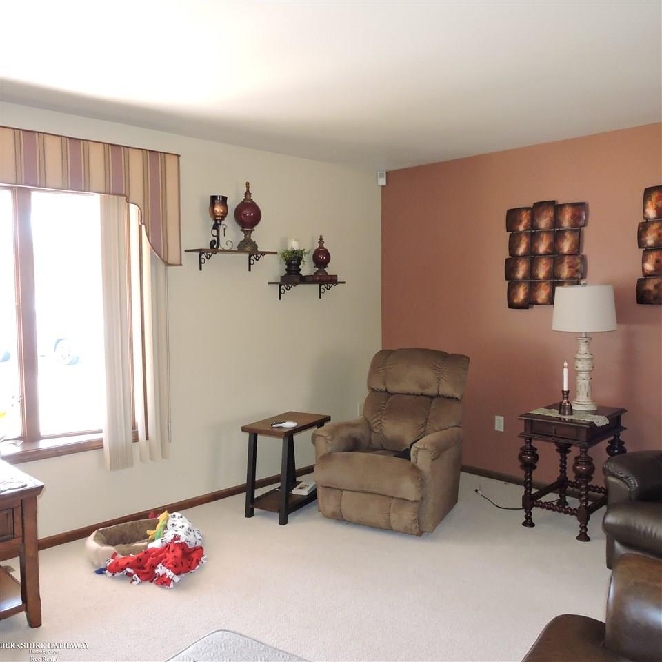 5800 Hess Road Vassar, MI 48768 - Photo 4 of 45 Living Room