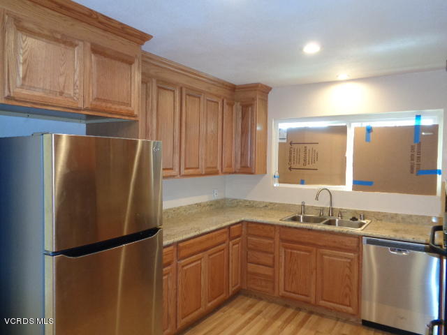 4740 Reeder Avenue Oxnard, CA 93033 - Photo 2 of 13 Kitchen 3