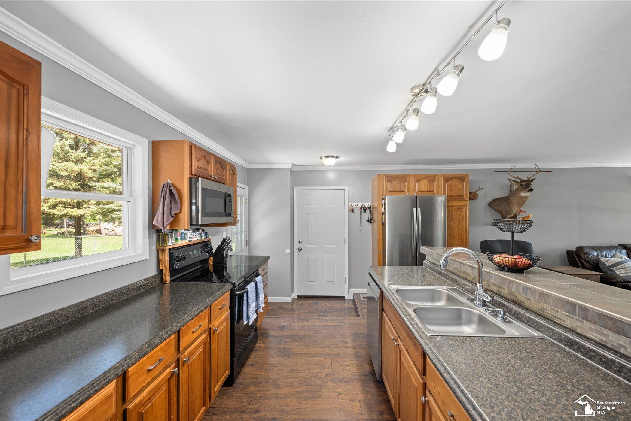 14340 Dixon Road Dundee, MI 48131 - Photo 12 of 53 50173252-7b7d298b-d78f-4211-9534-96eca1f742cc.JPG