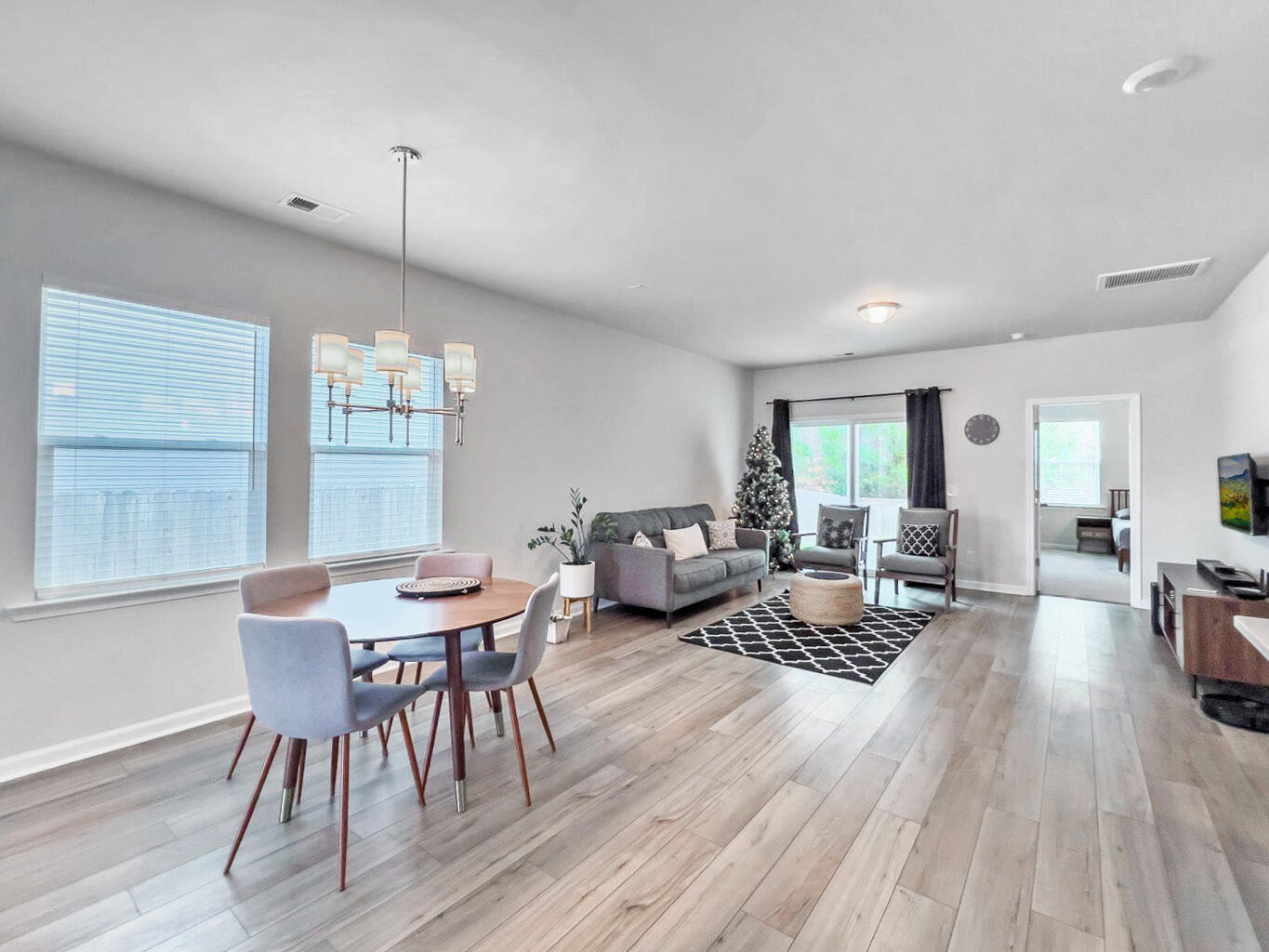 160 Cypress Plantation Road Moncks Corner, SC 29461 - Photo 4 of 20 20241219212252936614000000-o