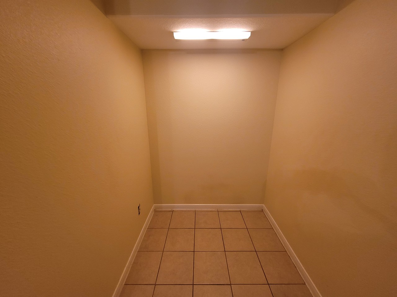 215 Postoffice Street, Unit 801 Galveston, TX 77550 - Photo 11 of 16 a view of an empty room