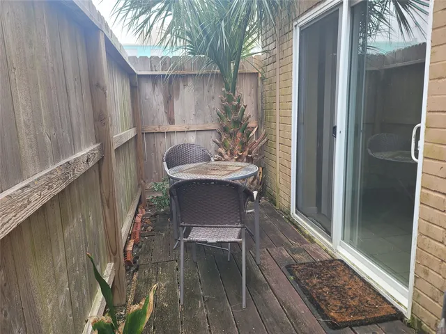 $1,300 | 215 Postoffice Street, Unit 801, Galveston, TX 77550