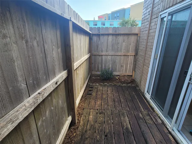 $1,300 | 215 Postoffice Street, Unit 801, Galveston, TX 77550