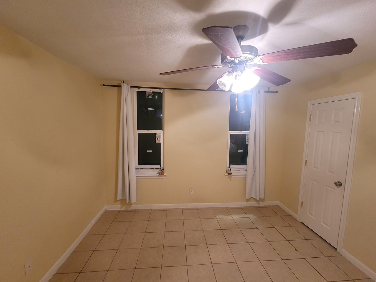 215 Postoffice Street, Unit 801 Galveston, TX 77550 - Photo 9 of 16 a view of an empty room