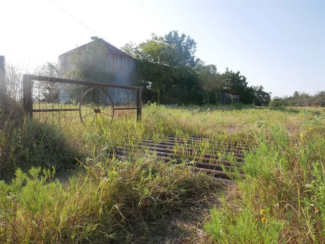 $699,000 | 1080 County Road 213, Giddings, TX 78942