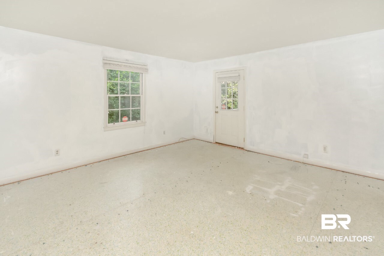 8 Princess Anne Road Mobile, AL 36608 - Photo 17 of 24