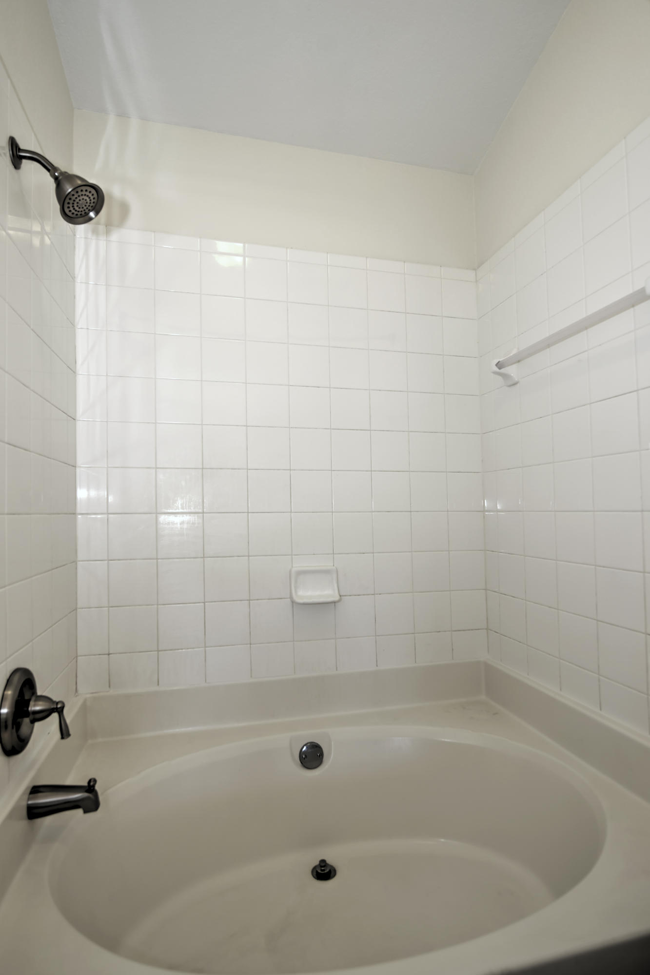 271 18th Street Southeast Naples, FL 34117 - Photo 13 of 28 a bathroom with a bathtub