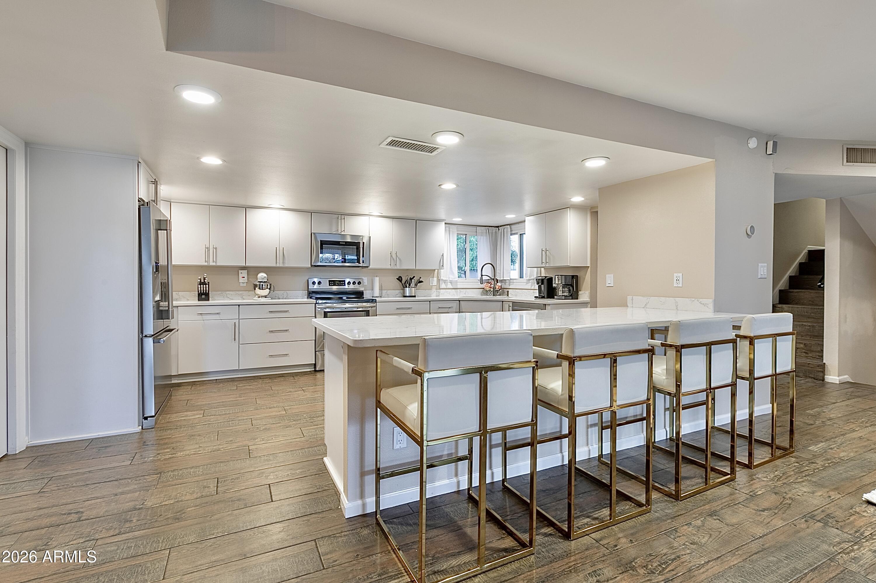 8249 East Redwing Road Scottsdale, AZ 85250 - Photo 8 of 53 2022-08-15 13.34.51 (8)