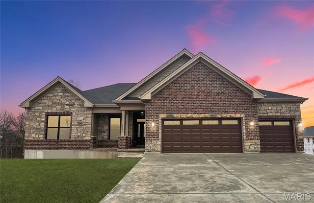 $465,000 | 108 Vly Brk Court, Unit 1 SJM, Washington, MO 63090