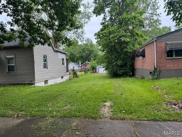 $8,900 | 6922 Plymouth Avenue, University City, MO 63130