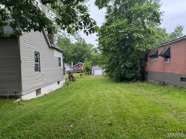 $8,900 | 6922 Plymouth Avenue, University City, MO 63130