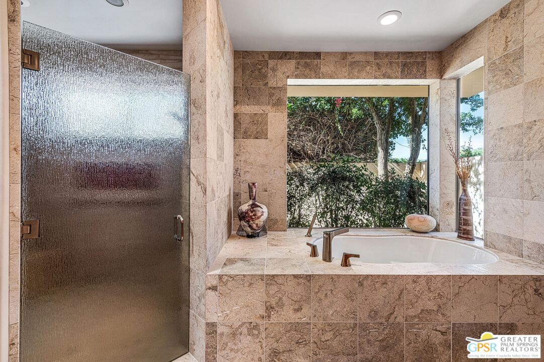 114 Waterford Circle Rancho Mirage, CA 92270 - Photo 27 of 54