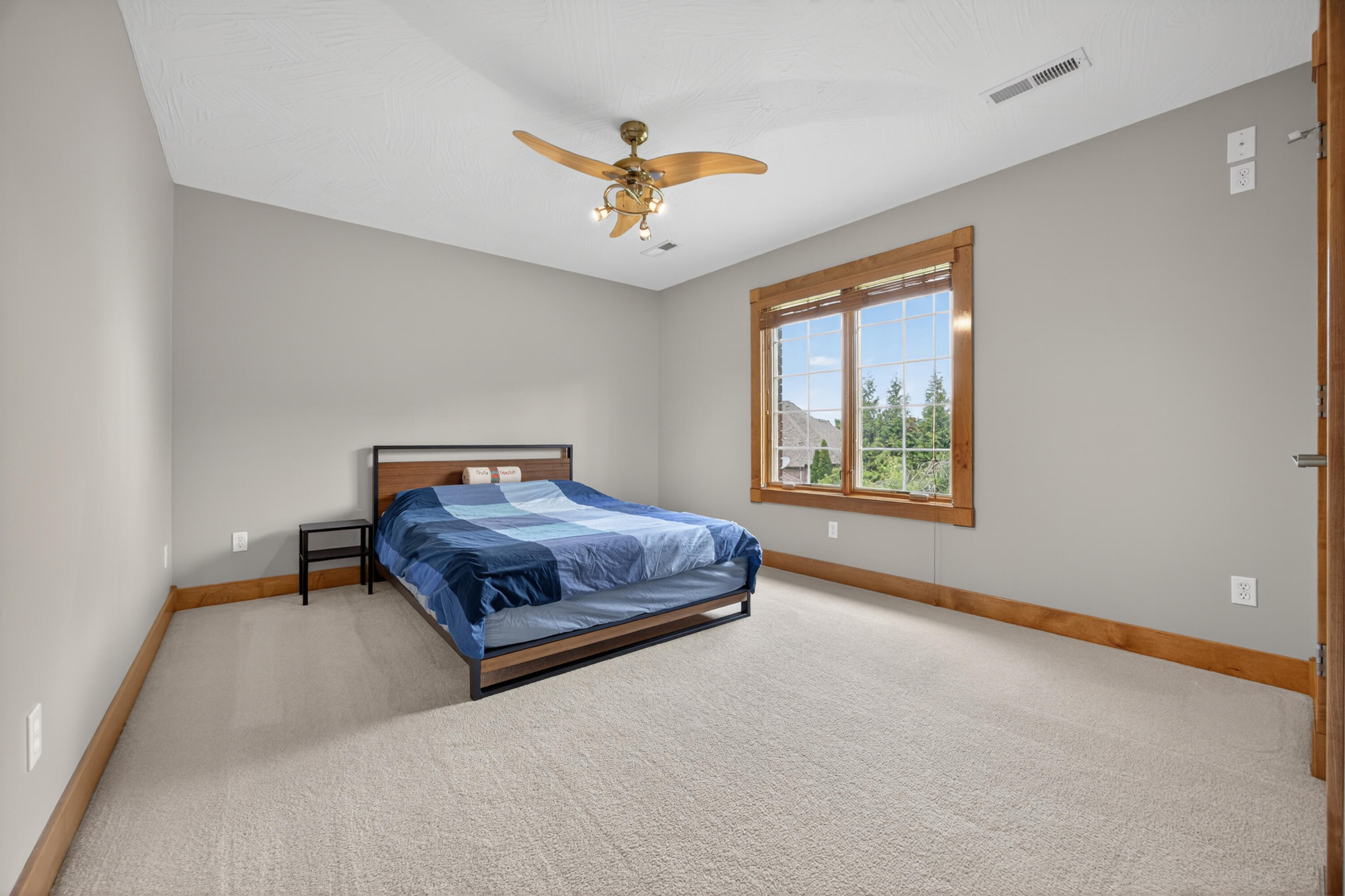 1427 Ridgecrest Street East Springfield, MO 65804 - Photo 30 of 38 0N8A3234