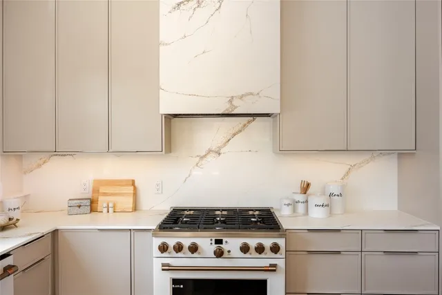 $1,469,800 | 1802 Overhill Drive, Austin, TX 78721