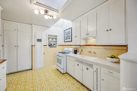 $1,700,000 | 239-241 Masonic Avenue, San Francisco, CA 94118