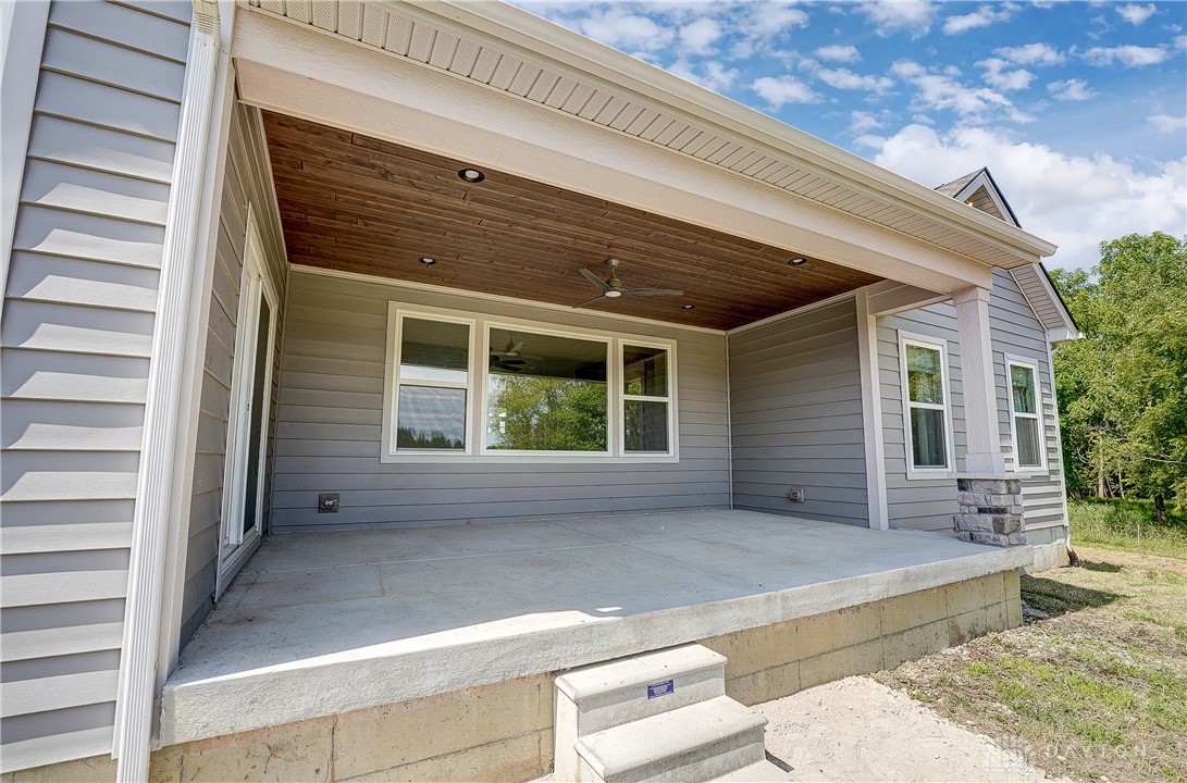 770 Carpenter Road Bellbrook, OH 45305 - Photo 36 of 41 Rear patio/covered porch