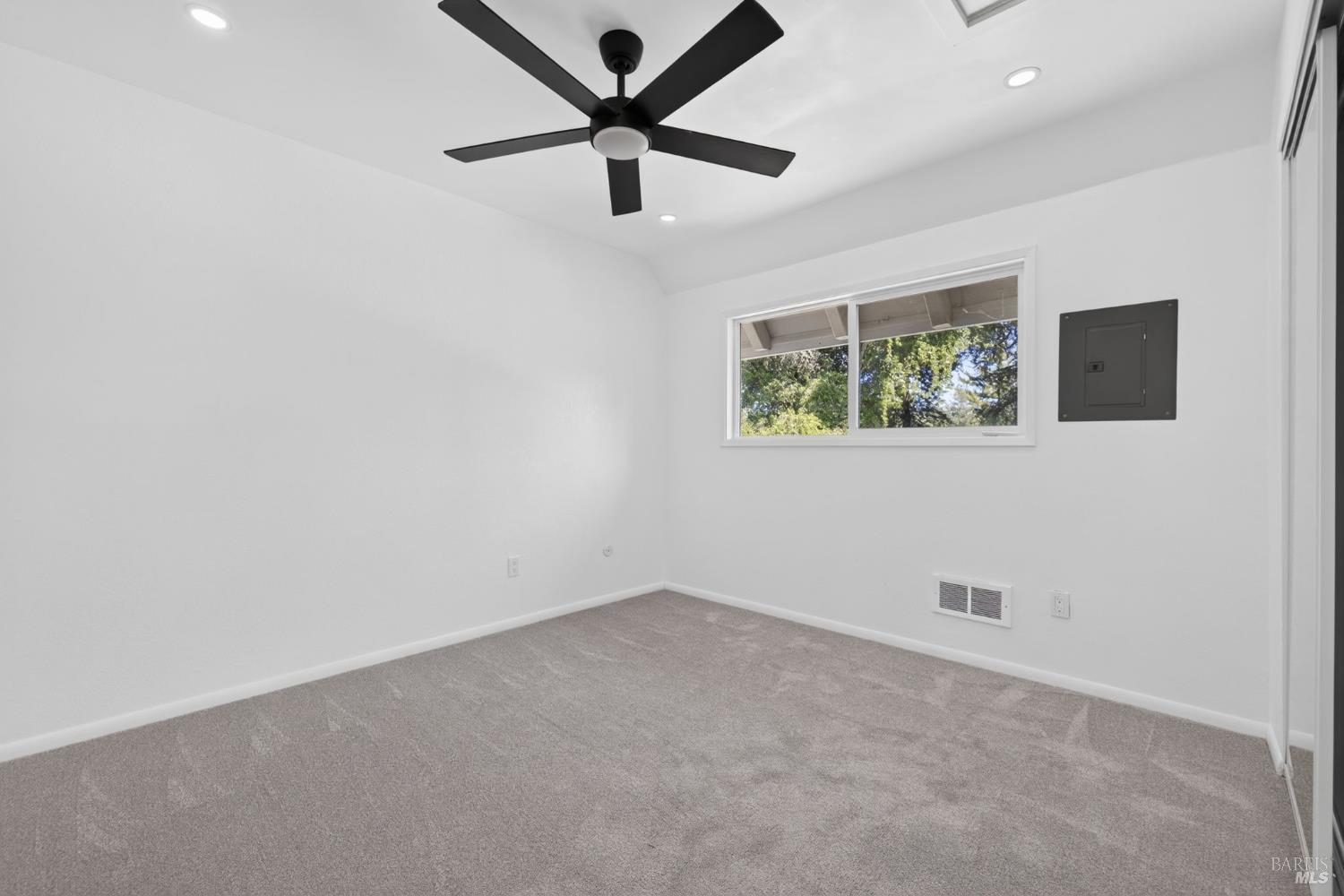 1742 Mission Boulevard Santa Rosa, CA 95409 - Photo 15 of 24