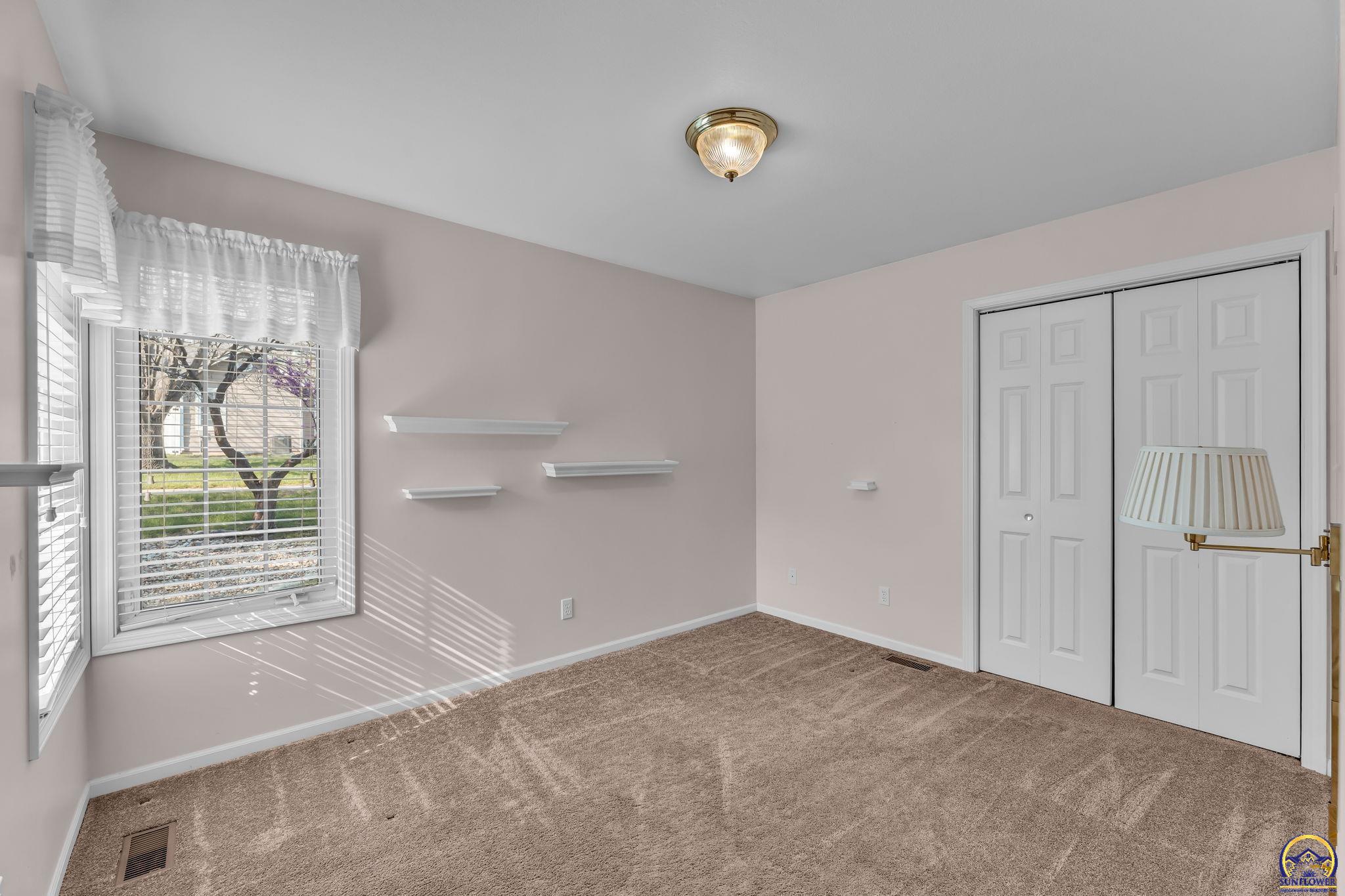 5316 Southwest 23rd Street Topeka, KS 66614 - Photo 16 of 36