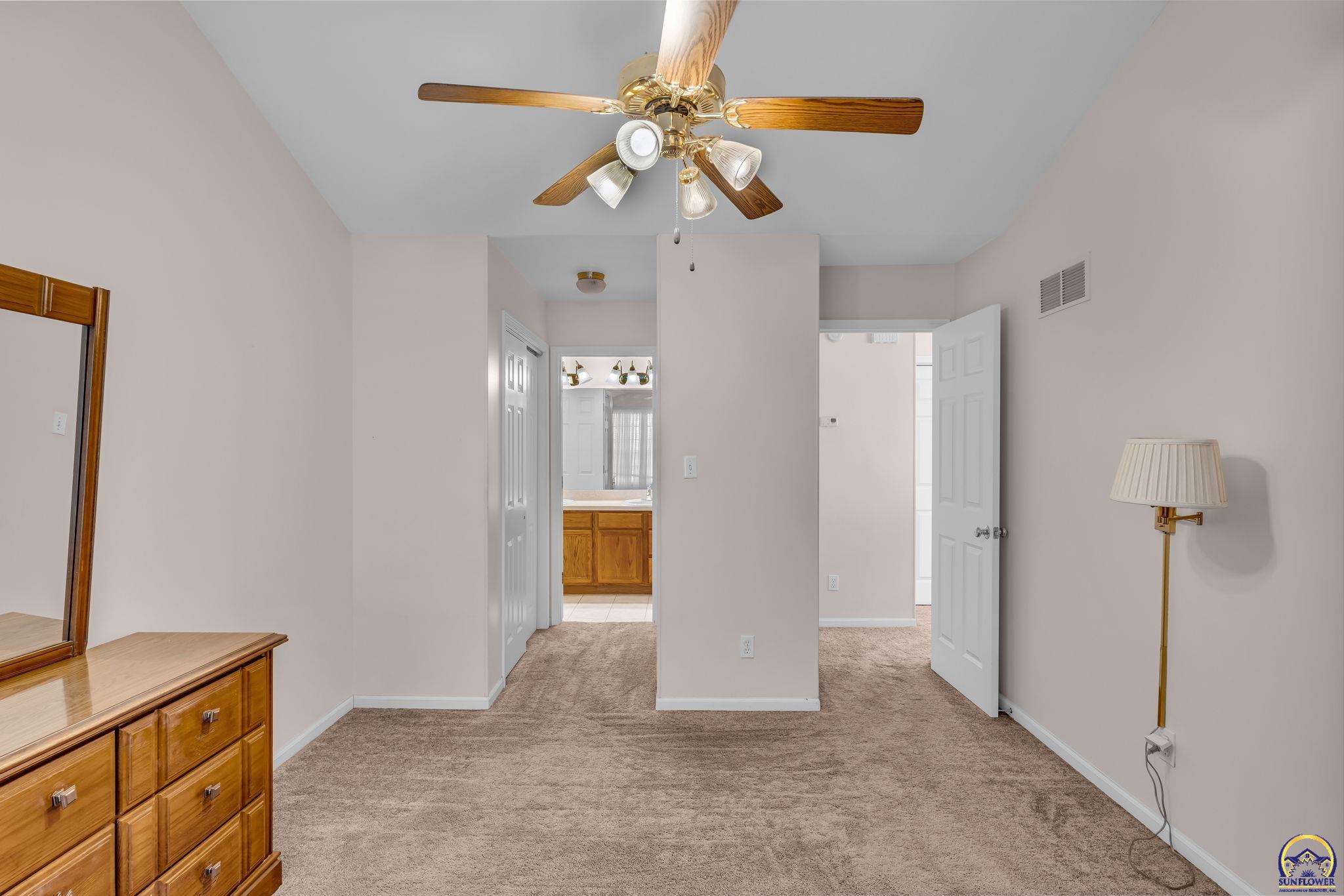 5316 Southwest 23rd Street Topeka, KS 66614 - Photo 18 of 36