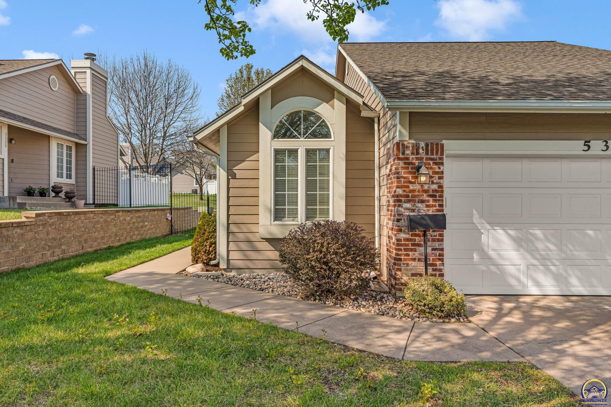 5316 Southwest 23rd Street Topeka, KS 66614 - Photo 2 of 36