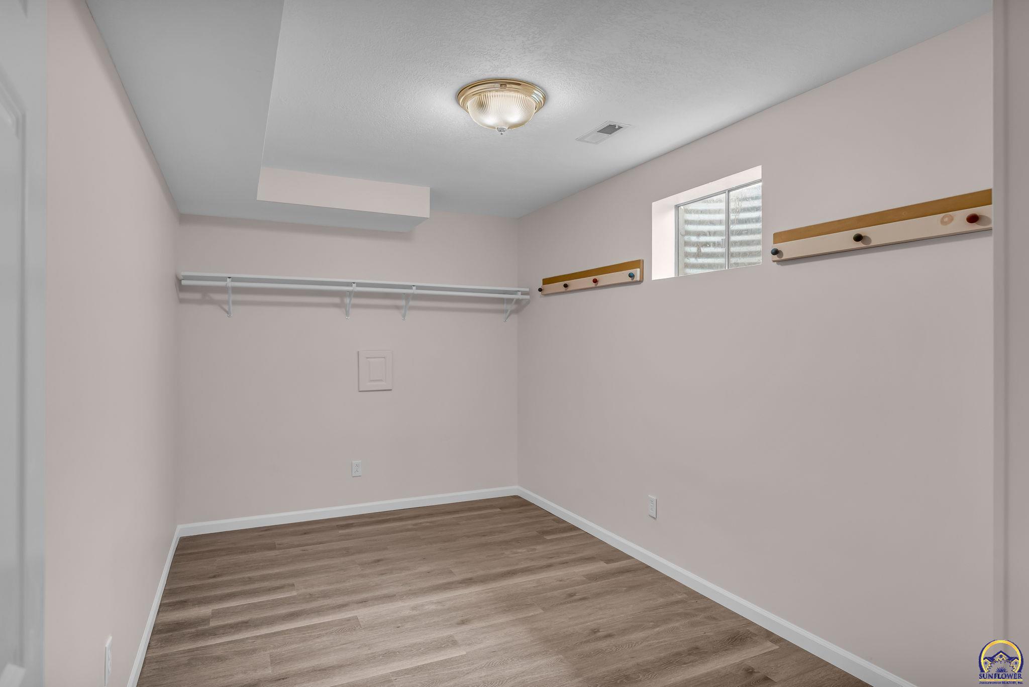 5316 Southwest 23rd Street Topeka, KS 66614 - Photo 26 of 36