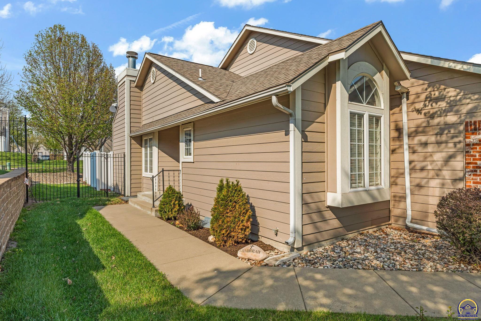 5316 Southwest 23rd Street Topeka, KS 66614 - Photo 3 of 36