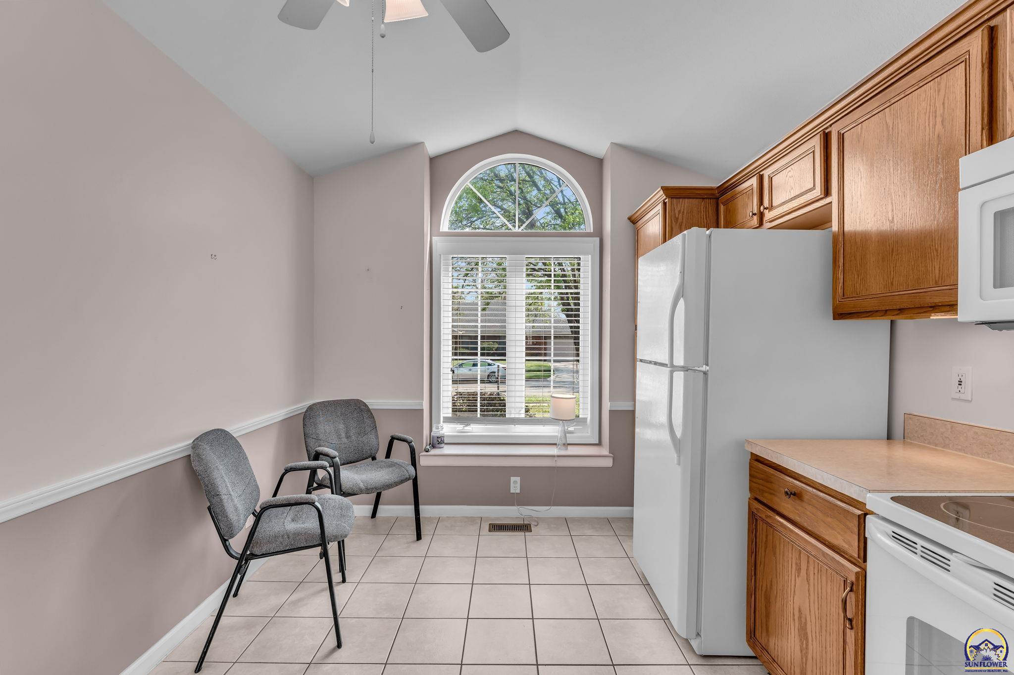 5316 Southwest 23rd Street Topeka, KS 66614 - Photo 8 of 36