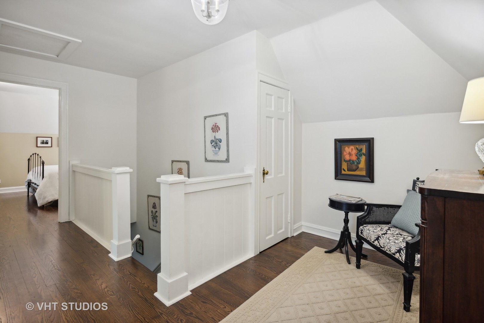 615 Riford Road Glen Ellyn, IL 60137 - Photo 20 of 33 a view of a livingroom with furniture and a livingroom