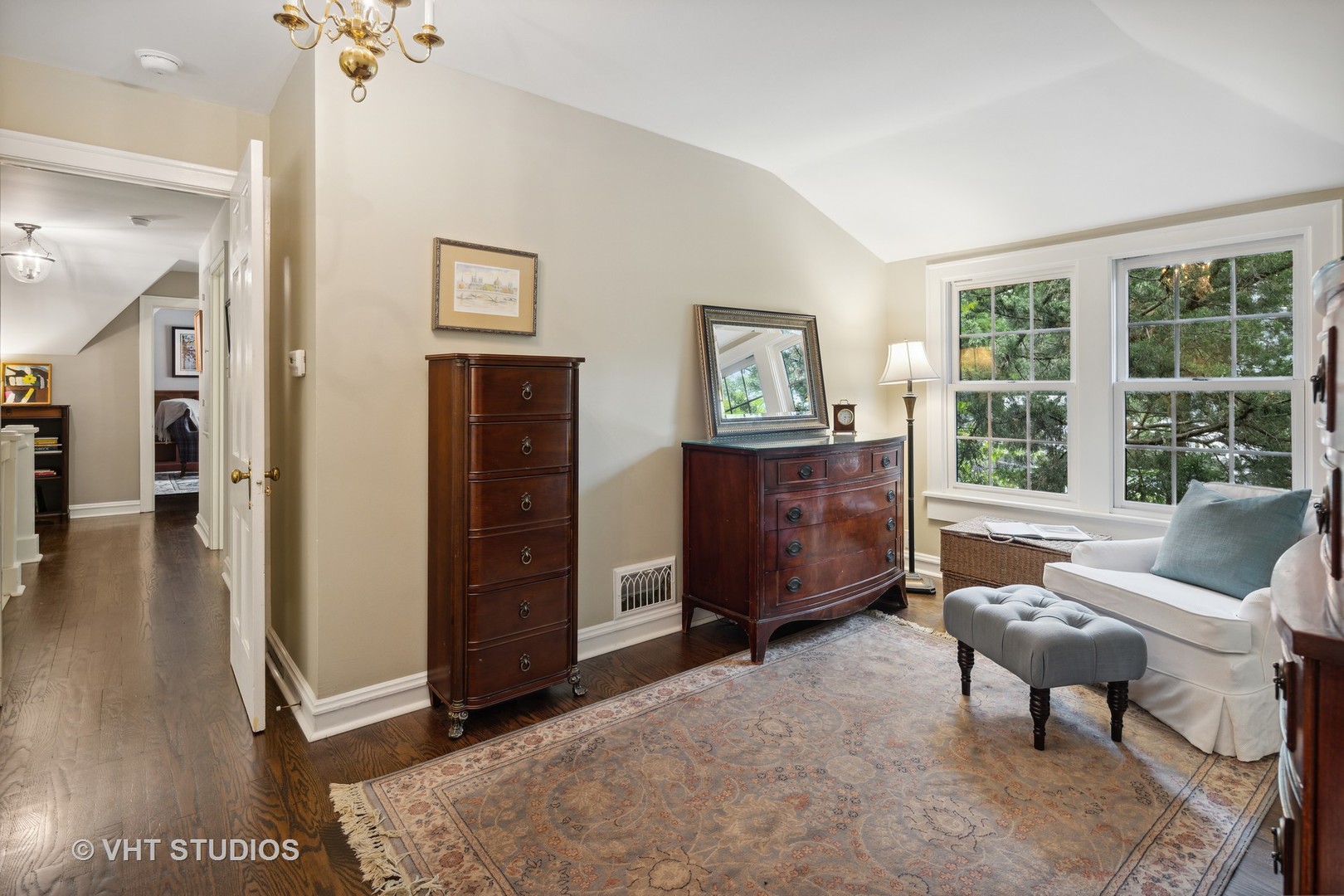 615 Riford Road Glen Ellyn, IL 60137 - Photo 21 of 33 a living room with furniture and a window